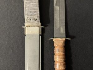 MINT UNISSUED—US WW II Robeson USN Mark 2 Fighting Knife -RCC #46 th