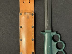 US WW2 Everitt Knuckle Knife -Green Handle -Trench Knife -Rare Condition
