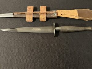 Black WW2 Fairbairn-Sykes Fighting Knife—Rare ‘COMMANDO KNIFE’ Etch