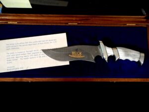 Rare!! BUCK—WILDE BILL CODY—CUSTOM SHOP 904 Subhilt DAMASCUS Bowie Knife -Elk