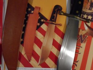 SILVEY BOOK KNIFE—US WW2 Case XX V44 Fighting/Survival