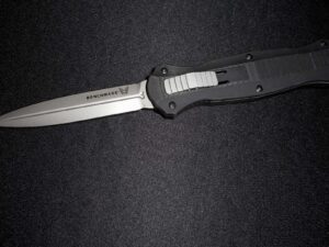 Benchmade 3300 Infidel OTF Knife -McHenry design -Made in USA
