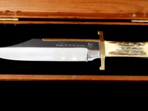 RARE-VTG-BUCK-CUSTOM-SHOP-Coffin-Handle-BRASSBACK-BOWIE-Knife-1981