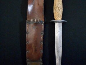 WW2 Marine Raider Stiletto Knife w/ETCH -US Camillus USMC CARLSONS RAIDERS WW II