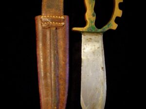 Vintage Australian-made US WW2 Small V44 Brass Knucks Ranger Fighting Knife -Old/Antique Collection