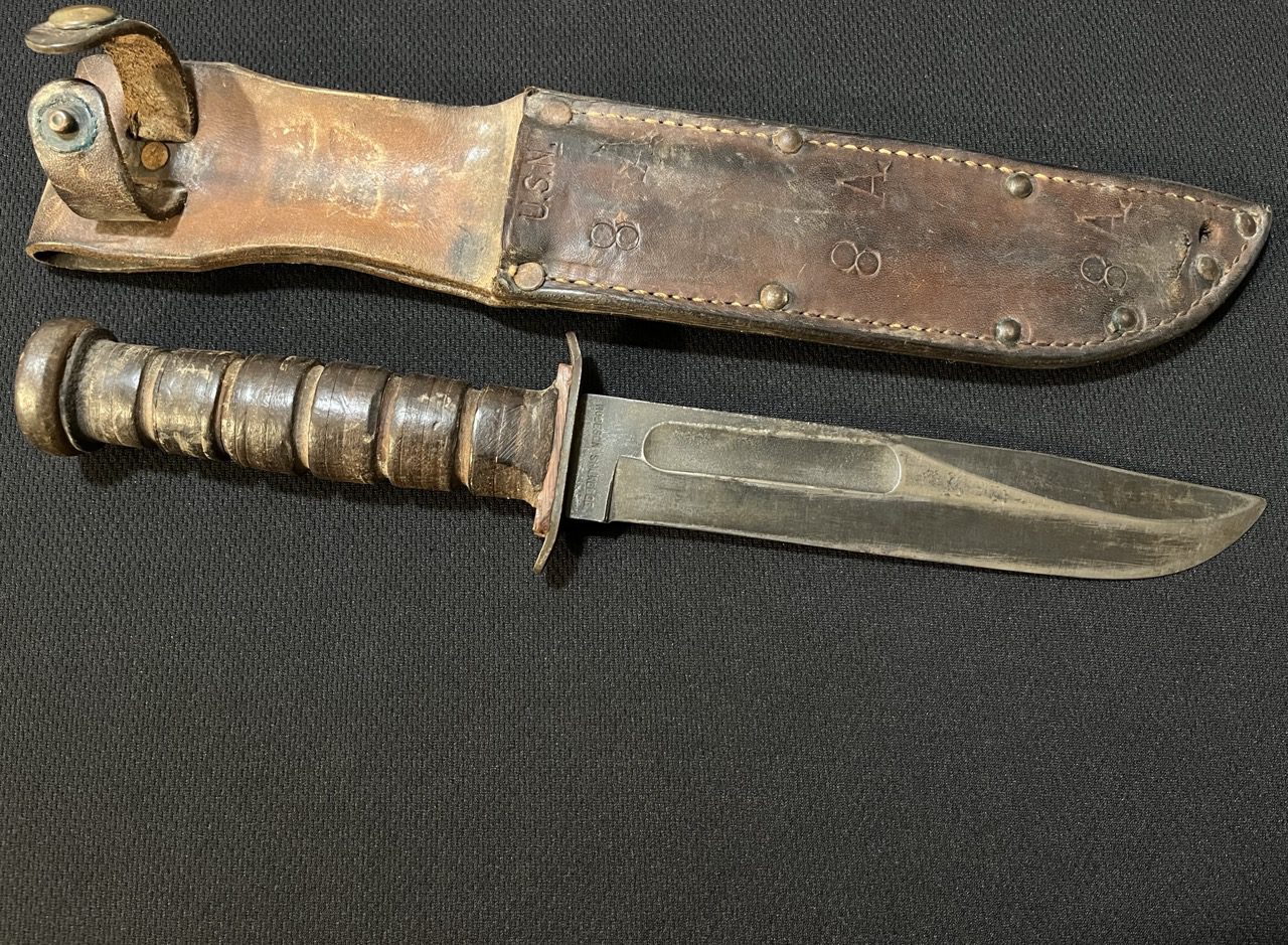 Red Spacer WWII Knife w/Vet ID