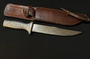 US WWII Victory Fighting Knife with Vet ID