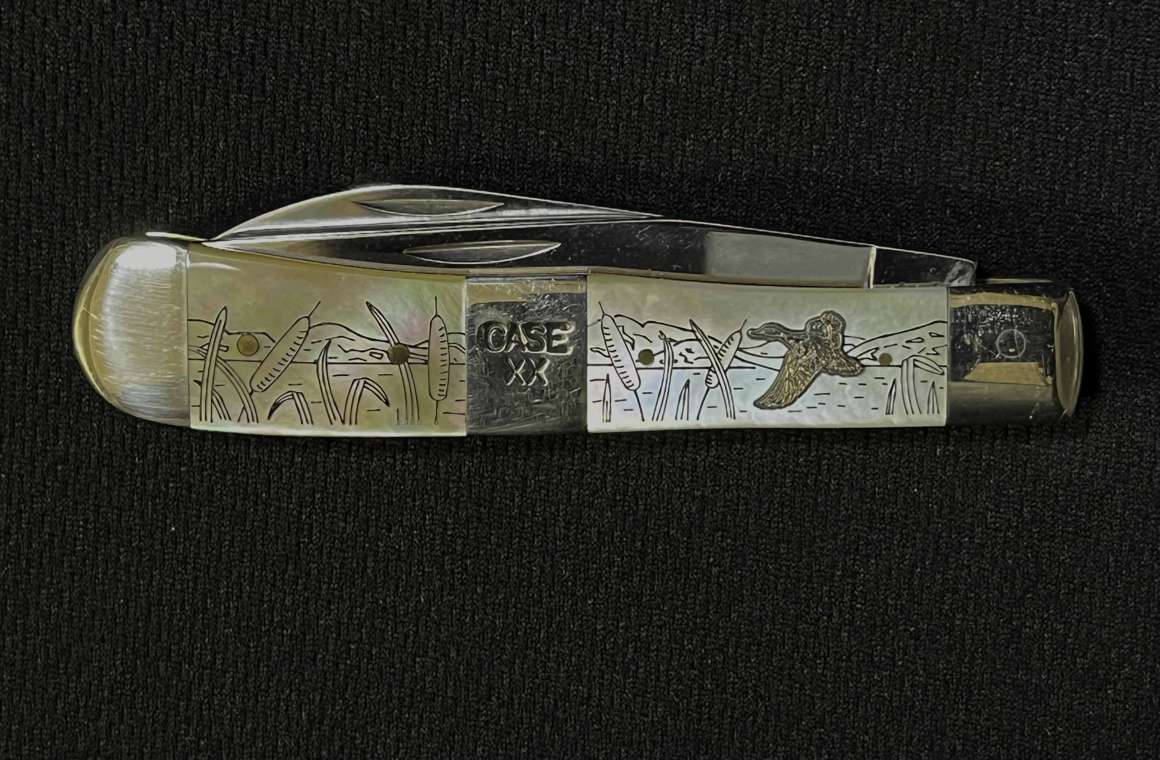 Case Pearl Trapper Knife with Waterfowl/Ducks Scene