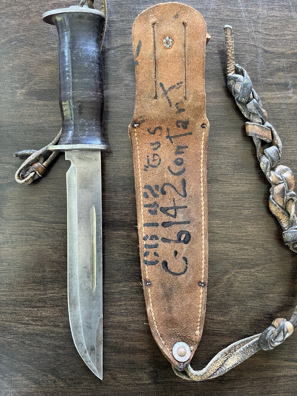 US WWII Knives Lot of 20 -Issue and Theater -10 Vet ID'd -WW2 Collection - Image 7