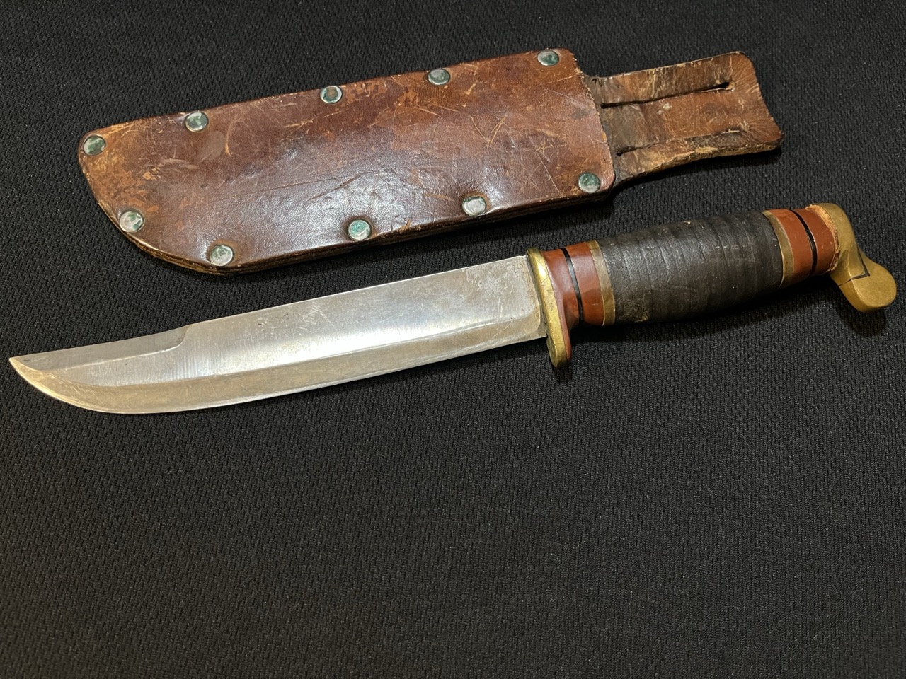 Good Looking WWII Theater Knife